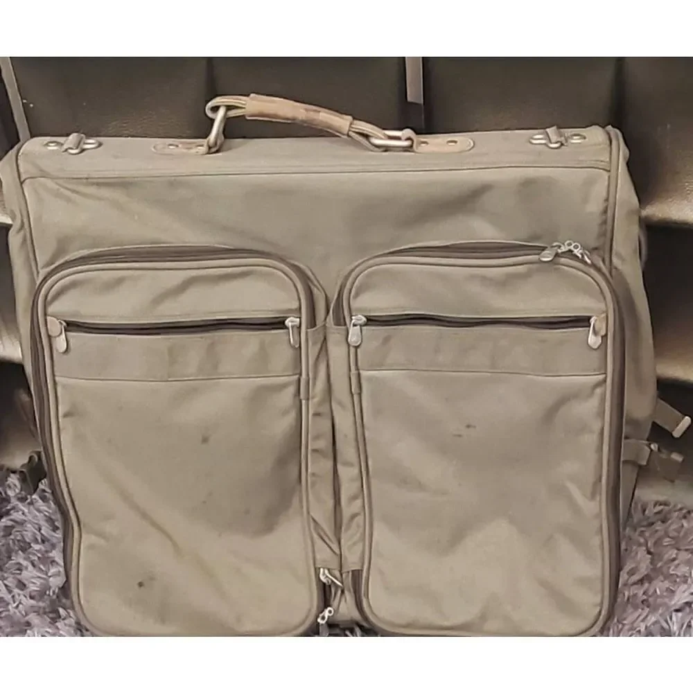 Briggs & Riley wardrobe bag